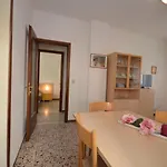 Giusi, Maria E Campiello Daire *