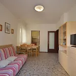 Giusi, Maria E Campiello Daire *